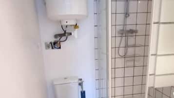 Douche, sèche-cheveux
