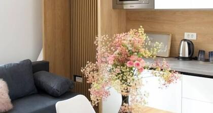 FRIENDS RESIDENCE