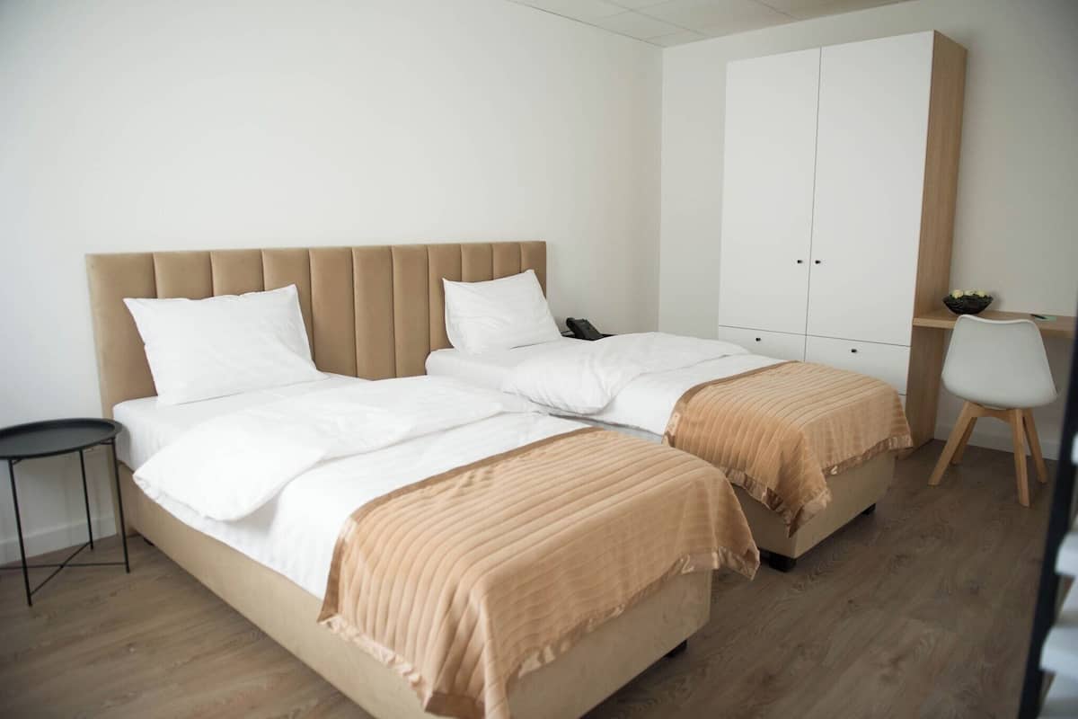 1 kamar tidur, meja kerja, kedap suara, dan Wi-Fi gratis