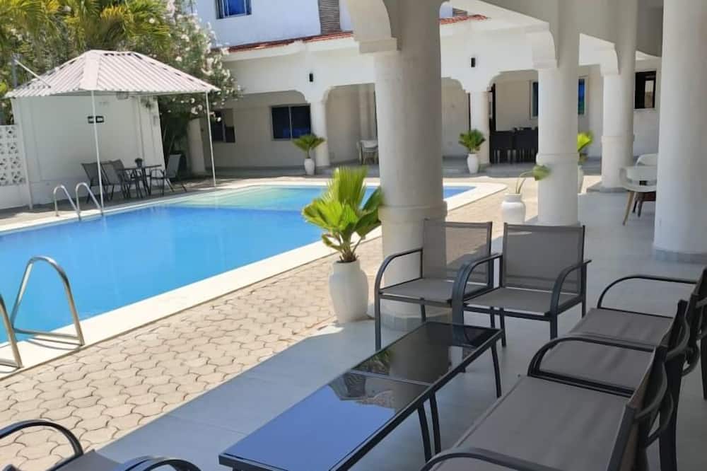 Chamiachi Hotel and Luxury Apartments