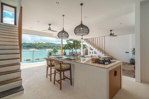 Comfort Villa, Patio, Beach View | Private kitchen