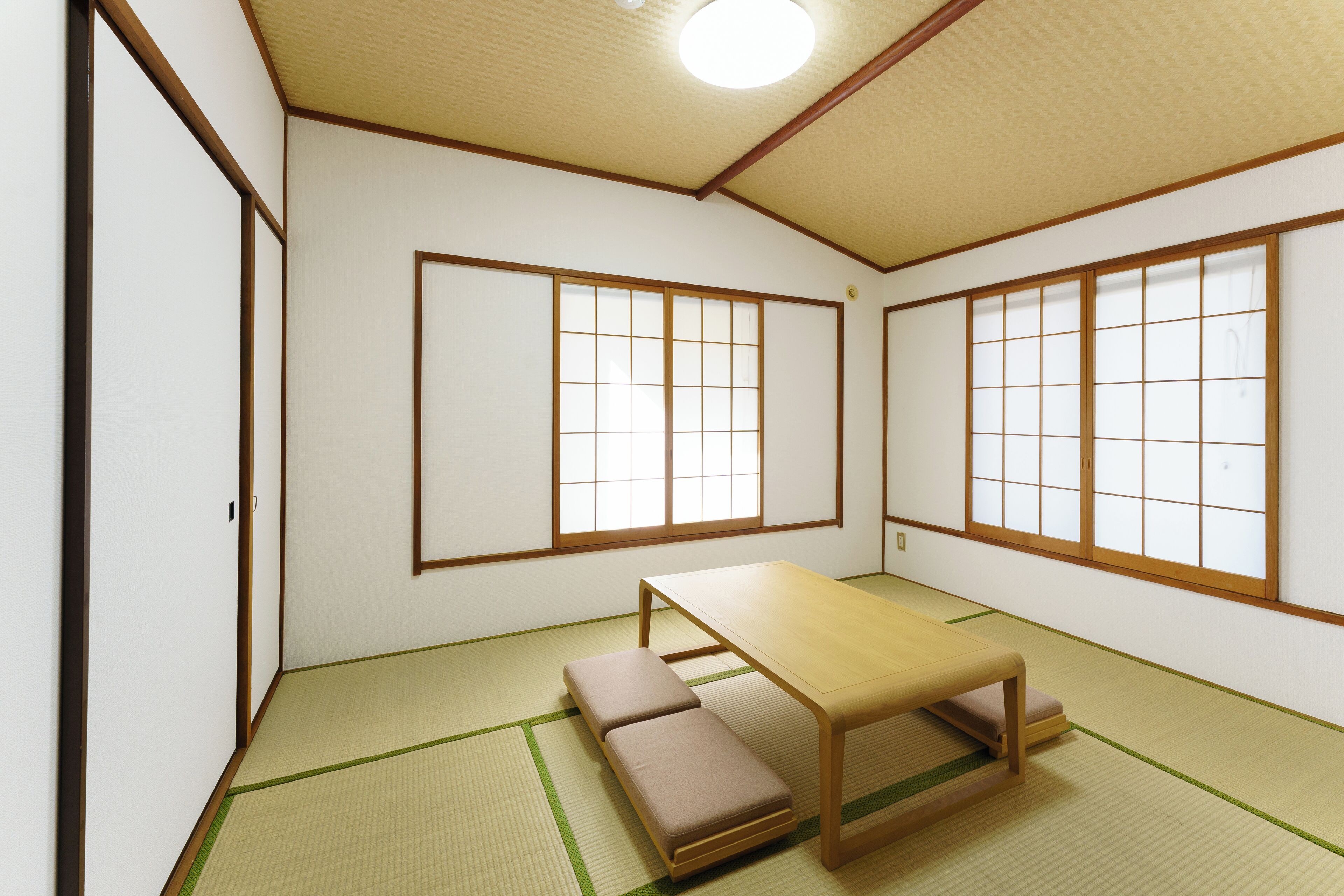 Family Suite, Balcony, Hill View | Premium bedding, laptop workspace, blackout curtains, iron/ironing board