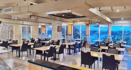 Hotel Brothers Solo Baru