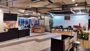 Daily buffet breakfast (IDR 30000 per person)