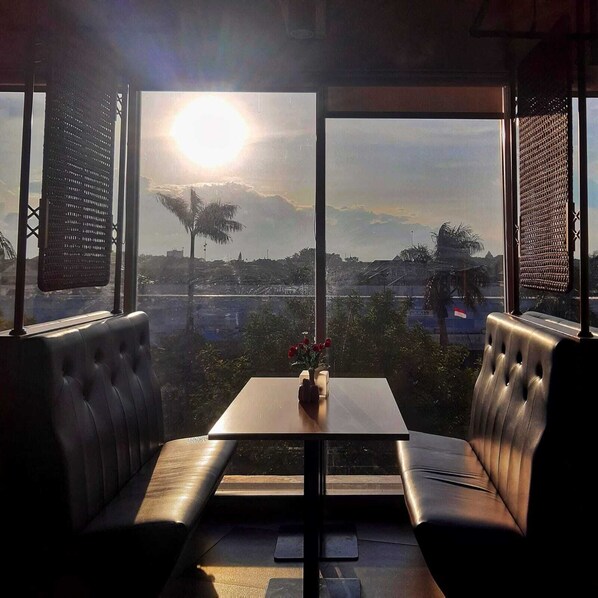 Daily buffet breakfast (IDR 30000 per person)