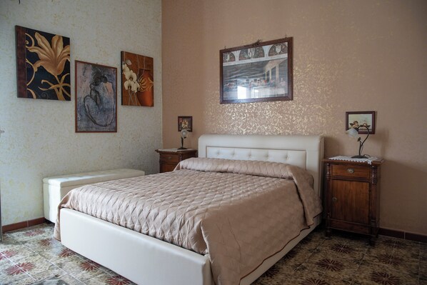 3 bedrooms, WiFi, bed sheets - Sunflowers (Palermo)