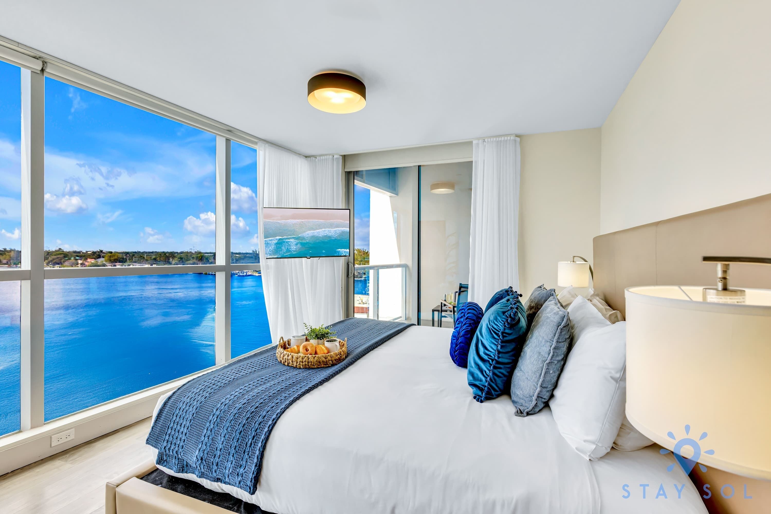 2 chambres, bureau, fer et planche à repasser, lit parapluie