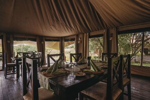 In-room dining - Ilora Retreats  (Maasai Mara)
