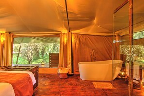 Standard Tent, Garden View | Bathroom | Separate bathtub and shower, free toiletries, hair dryer, slippers