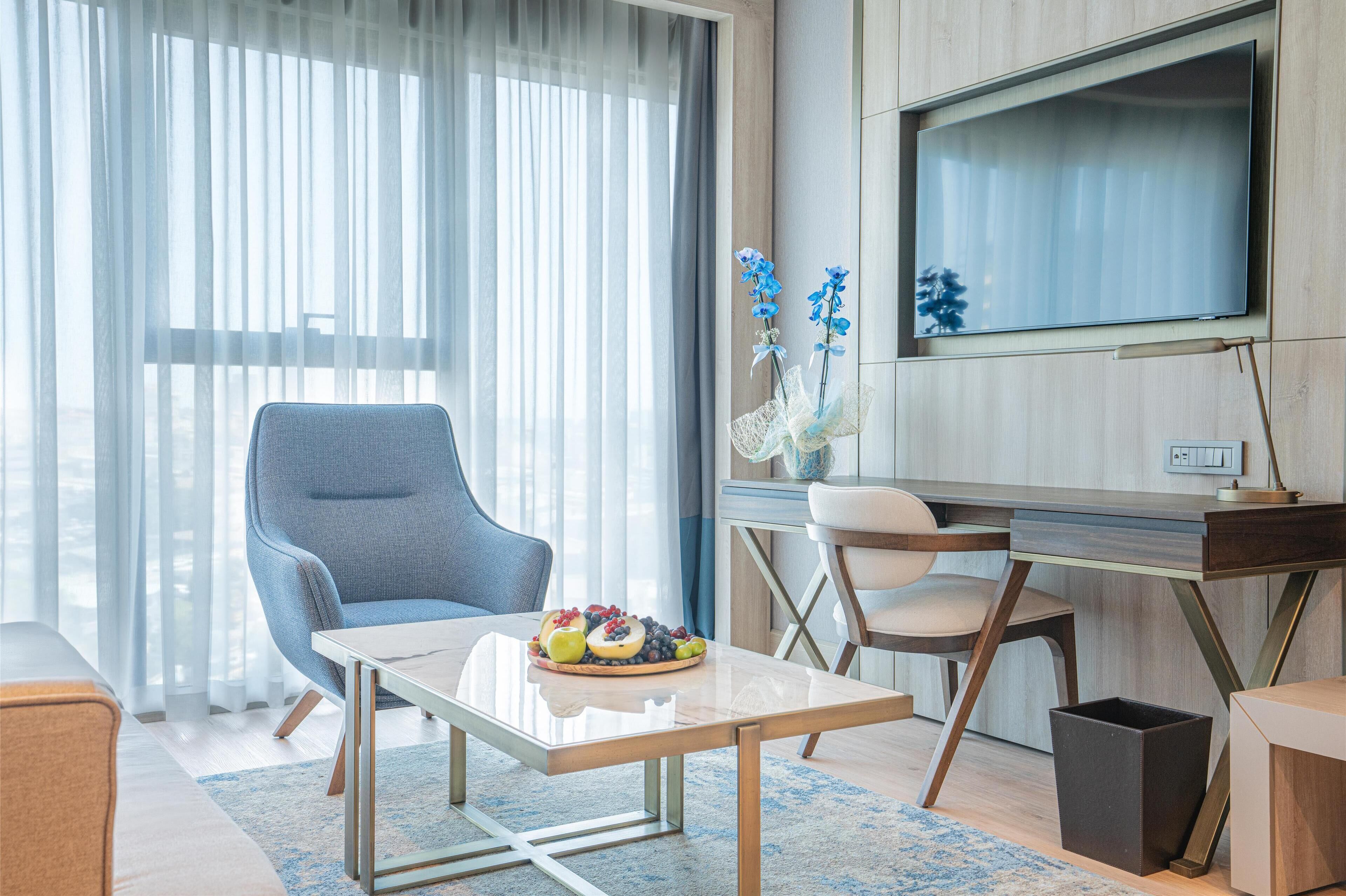 Seprai katun Mesir, seprai premium, minibar, dan brankas