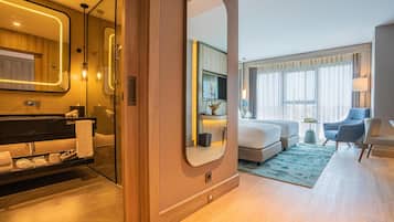 Egyptian cotton sheets, premium bedding, minibar, in-room safe