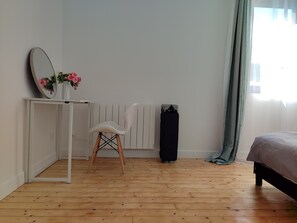 4 室のベッドルーム、WiFi、ベッドシーツ