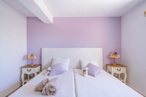 3 室のベッドルーム、旅行用ベビーベッド、WiFi (無料)、ベッドシーツ