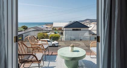 Modern 3-Bed Coastal Escape