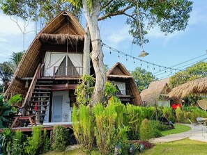 Classic Villa, Balcony, Lake View | In-room dining - The Frog Cabana (Wang Nam Khiao)