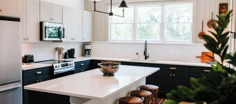 Upscale 2BR Apartment by MHM Luxury Properties