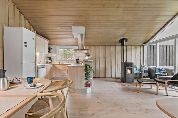 Fridge, dishwasher, coffee/tea maker