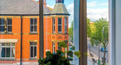 Elysée Suites Southport | Modern 1-Bed Stay