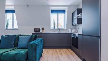 Fridge, microwave, oven, stovetop