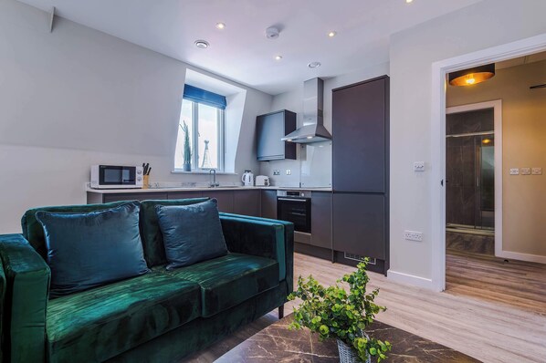 Een televisie en een kantoor