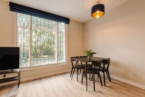 Dining - Stylish 2BR Apartment at Elysée Suites, Southport (Southport)