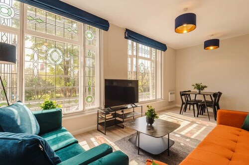 Stylish 2BR Apartment at Elysée Suites, Southport