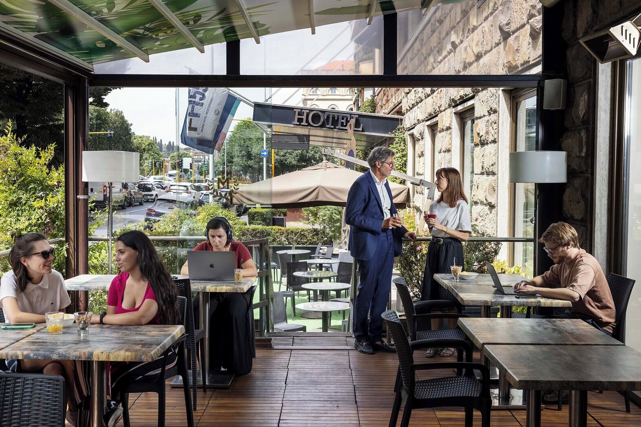 المنشأة من الخارج