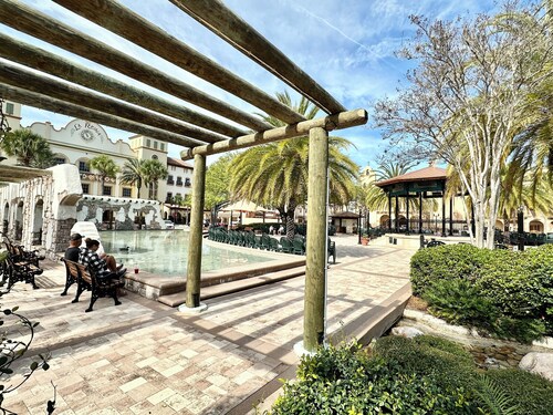 2/2 in The Village of Santiago