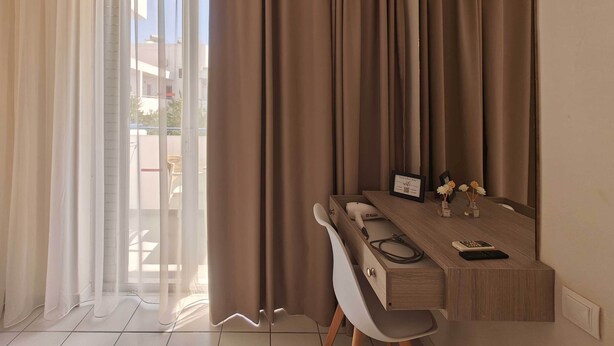 In-room safe, blackout drapes, soundproofing - Marina (Kos)