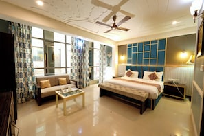 Family Room | In-room safe, desk, laptop workspace, soundproofing