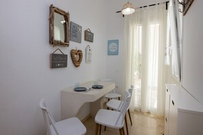 Apartemen | 2 kamar tidur dan meja kerja