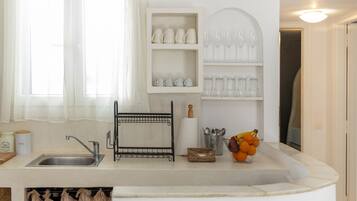 Apartment | 2 bedrooms, desk