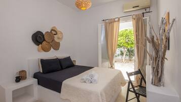 Apartment | 2 bedrooms, desk