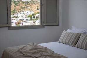 2 bedrooms, desk - By The Stone Tinos (Tinos)