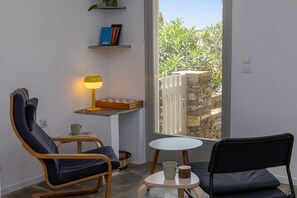 2 bedrooms, desk - By The Stone Tinos (Tinos)