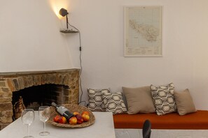 2 bedrooms, desk - By The Stone Tinos (Tinos)