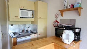 Réfrigérateur, micro-ondes