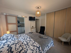 1 bedroom, free WiFi, bed sheets