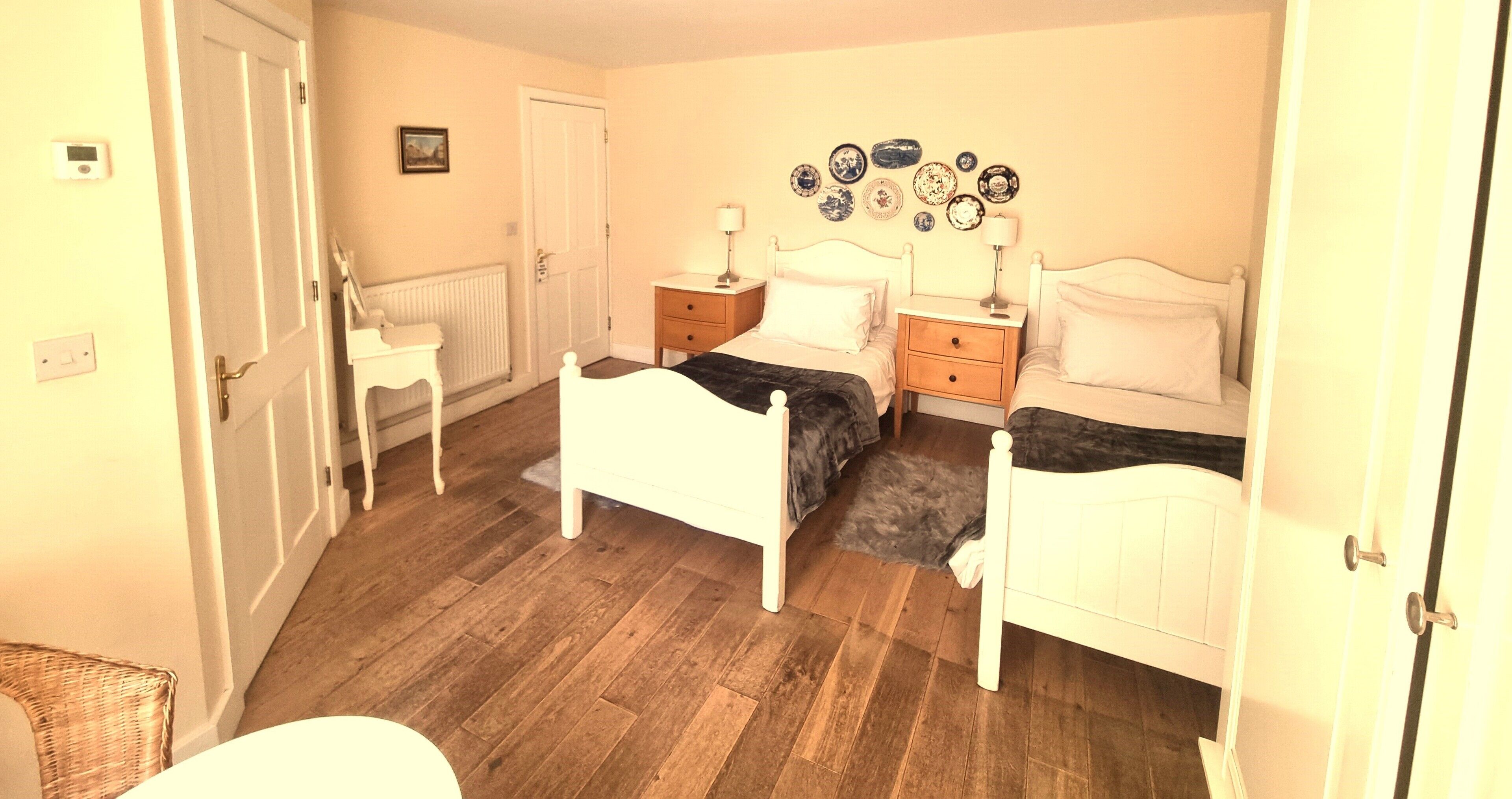 Individually furnished, bed sheets