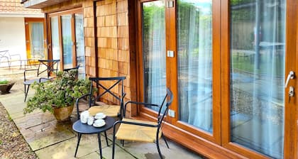 Oak Tree Rooms