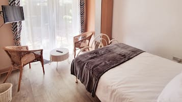 Ameublement personnalisé, draps fournis