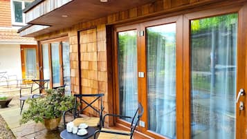 Individually furnished, bed sheets