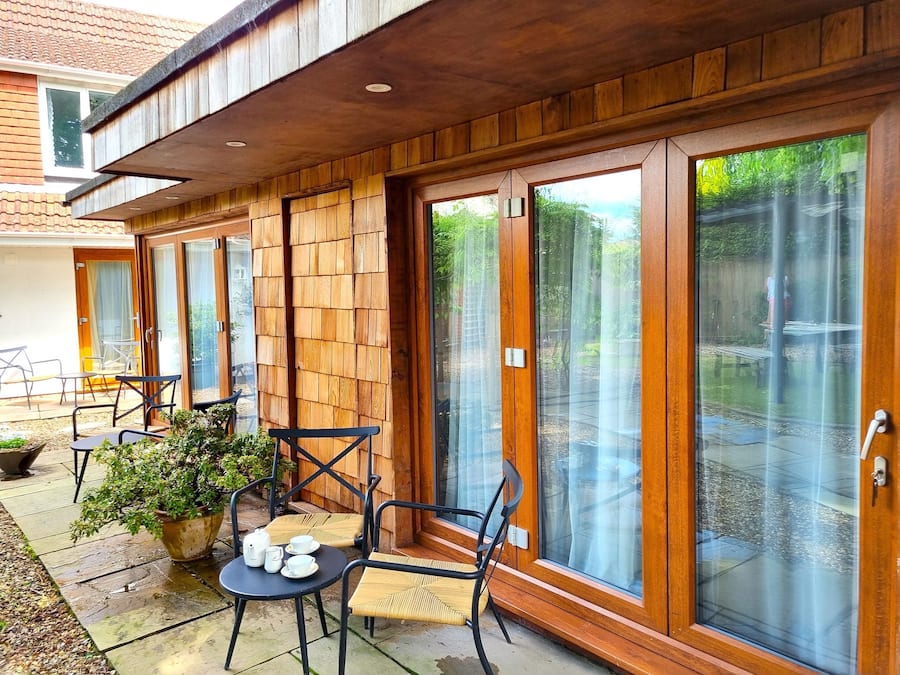 Individually furnished, bed sheets