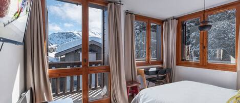 3 bedrooms, free WiFi, bed sheets