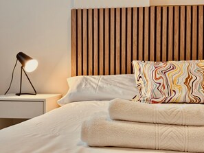 1 quarto, ferros/tábuas de passar roupa