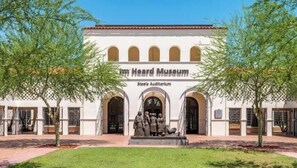 The Heard Museum with the Steele Auditorium in front.
