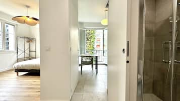 1 slaapkamer, een bureau, gratis wifi, beddengoed