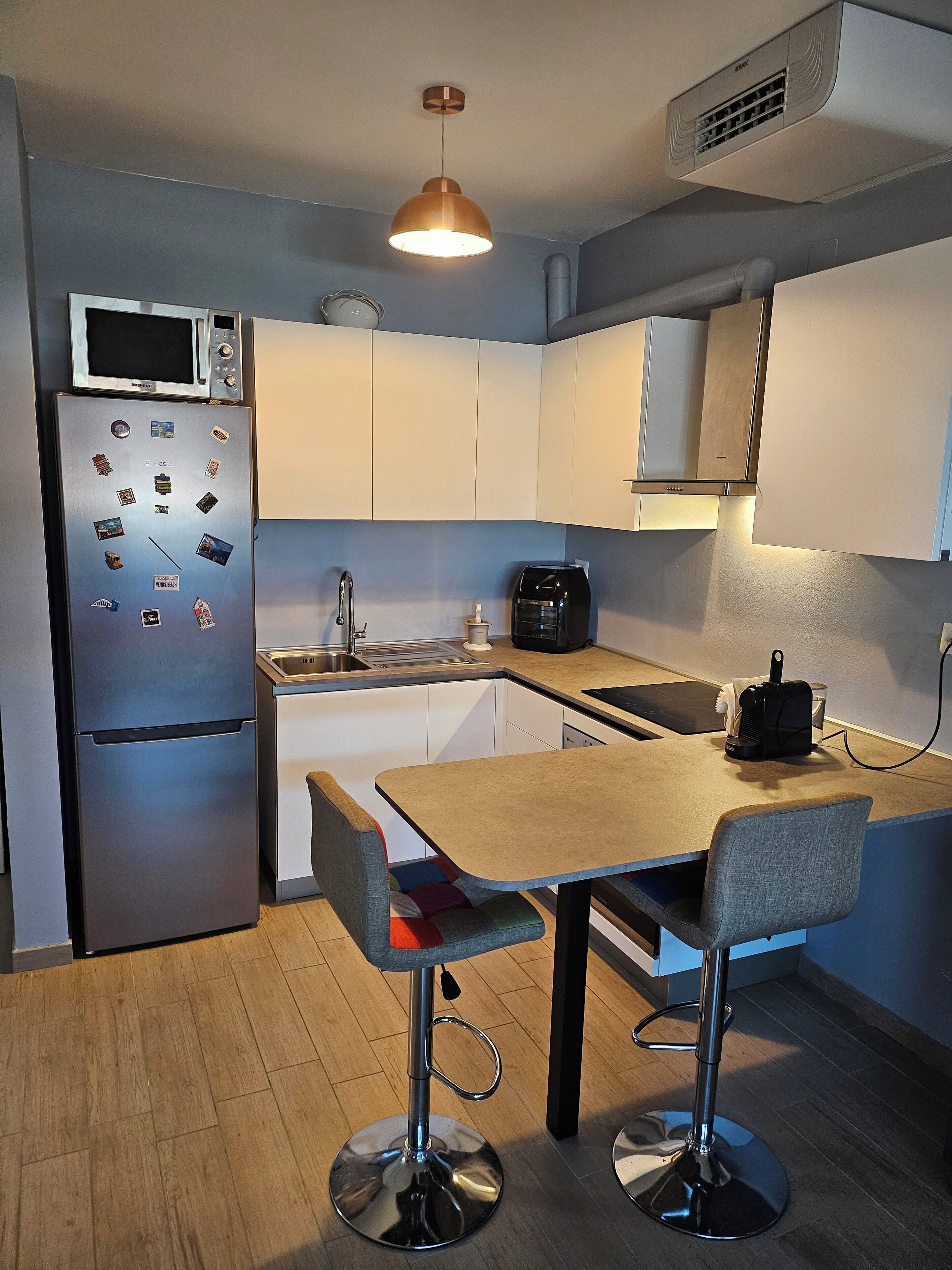 Micro-ondes, four, plaque de cuisson