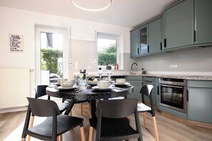 Dining - LenHaus - Holiday home in the countryside with fireplace & garden, ideal for families & hikers (Sundern (Sauerland))