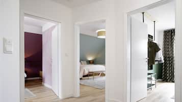 3 Schlafzimmer, Schreibtisch, Bügeleisen/Bügelbrett, Reisekinderbett